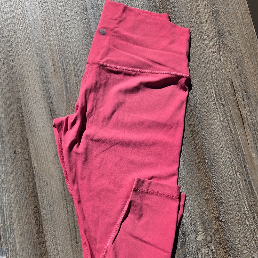 Lululemon NWOT Pink Leggings